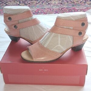 Rockport women's Abbott 2pc Cuff sandal- size 9.5